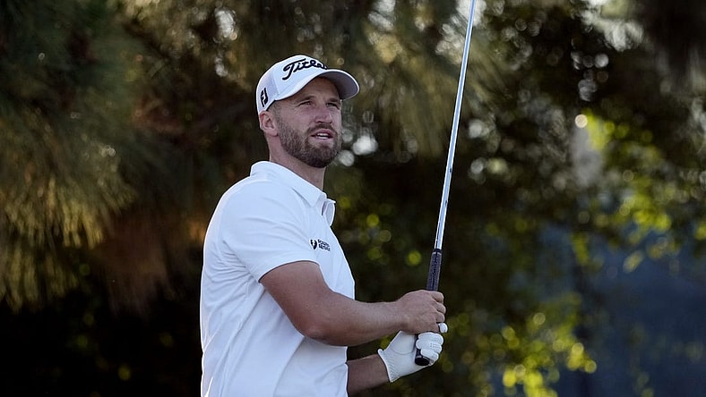 Jun 17, 2023; Los Angeles, California, USA; Wyndham Clark tees off on the eleventh hole during the third round of the U.S. Open golf tournament at Los Angeles Country Club. Mandatory Credit: Michael Madrid-USA TODAY Sports