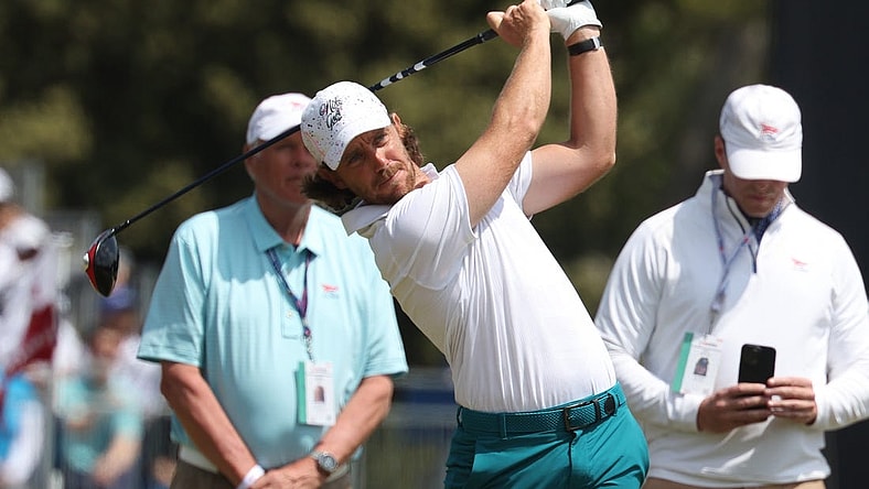 Jun 18, 2023; Los Angeles, California, USA; Tommy Fleetwood tees off on the eighteenth hole during the final round of the U.S. Open golf tournament at the Los Angeles Country Club. Mandatory Credit: Kiyoshi Mio-USA TODAY Sports