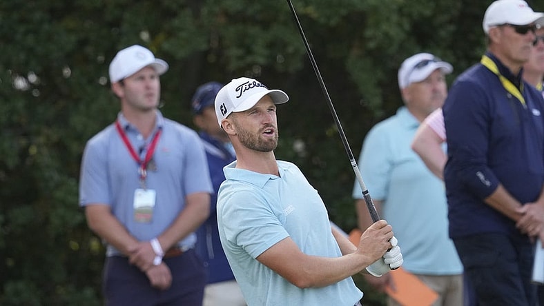 Jun 18, 2023; Los Angeles, California, USA; Wyndham Clark tees off on the eleventh hole during the final round of the U.S. Open golf tournament at Los Angeles Country Club. Mandatory Credit: Michael Madrid-USA TODAY Sports