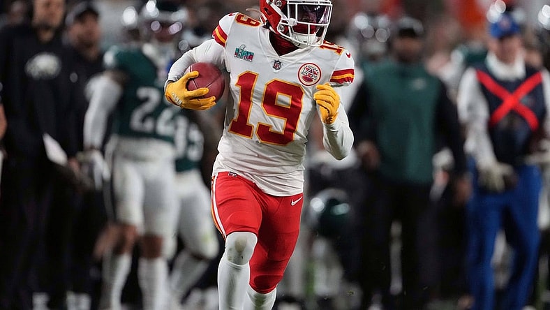 Feb 12, 2023; Glendale, Arizona, USA; Kansas City Chiefs wide receiver Kadarius Toney (19) carries the ball on a 65-yard punt return against the Philadelphia Eagles in the fourth quarter of Super Bowl 57 at State Farm Stadium. The Chiefs defeated the Eagles 38-35. Mandatory Credit: Kirby Lee-USA TODAY Sports