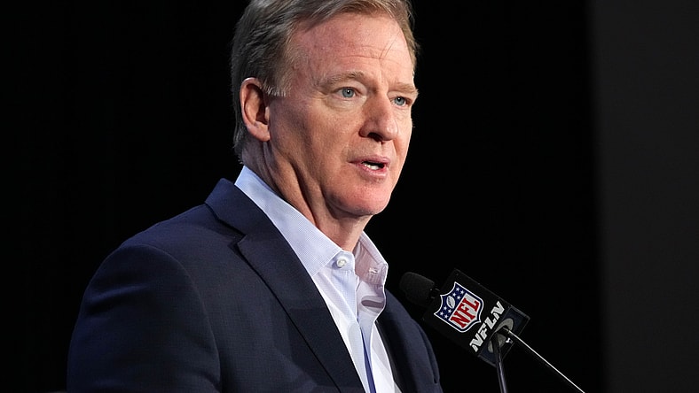 NFL: Super Bowl Host Committee Handoff Press Conference