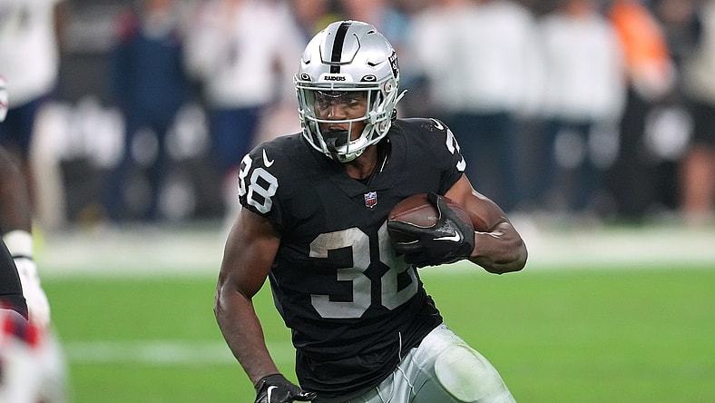 las vegas raiders running back brittain brown
