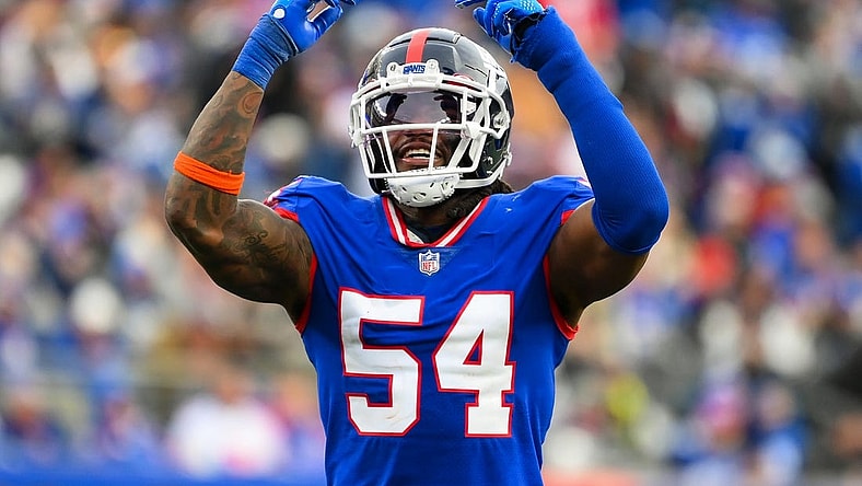 Dec 4, 2022; East Rutherford, New Jersey, USA; New York Giants linebacker Jaylon Smith (54) gestures to the crowd against the Washington Commanders during the second half at MetLife Stadium. Mandatory Credit: Rich Barnes-USA TODAY Sports