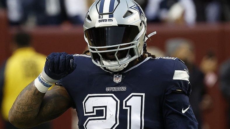 Jan 8, 2023; Landover, Maryland, USA; Dallas Cowboys running back Ezekiel Elliott (21) stands on the field during warmups prior to the Cowboys' game against the Washington Commanders at FedExField. Mandatory Credit: Geoff Burke-USA TODAY Sports
