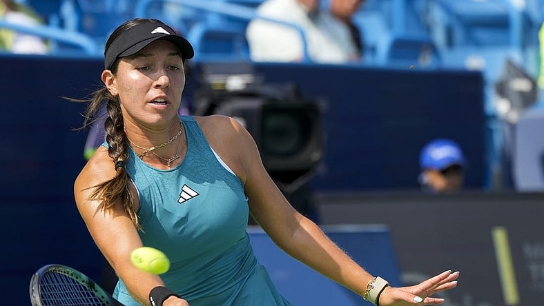 Aug 16, 2023; Mason, OH, USA; Jessica Pegula, of the United States, hits a forehand to Martina Trevisan, of Italy, during the Western & Southern Open at Lindner Family Tennis Center. Mandatory Credit: Carter Skaggs-USA TODAY Sports