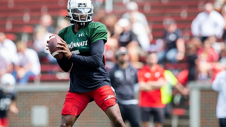 Cincinnati Bearcats quarterback Emory Jones (5) prepares to pass the ball during the Cincinnati Bearcats spring scrimmage at Nippert Stadium on Saturday, April 15, 2023.

Cincinnati Bearcats Football Spring Game April 15 2023