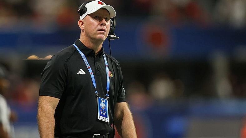 Sep 1, 2023; Atlanta, Georgia, USA; Louisville Cardinals head coach Jeff Brohm on the sideline against the Georgia Tech Yellow Jackets in the fourth quarter at Mercedes-Benz Stadium. Mandatory Credit: Brett Davis-USA TODAY Sports