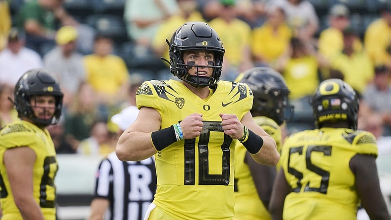 Sep 2, 2023; Eugene, Oregon, USA; Oregon Ducks quarterback Bo Nix (10) signals to the sideline during the second half against the Portland State Vikings at Autzen Stadium. Mandatory Credit: Troy Wayrynen-USA TODAY Sports