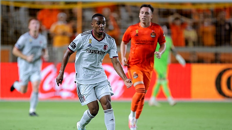 Sep 16, 2023; Houston, Texas, USA; St. Louis City SC midfielder Njabulo Blom (6) plays the ball forward against Houston Dynamo FC during the first half at Shell Energy Stadium. Mandatory Credit: Erik Williams-USA TODAY Sports