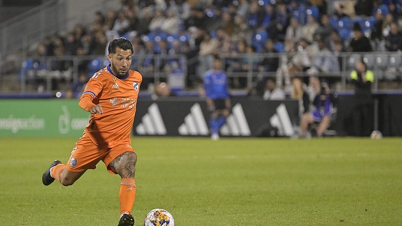 Sep 20, 2023; Montreal, Quebec, CAN; FC Cincinnati midfielder Luciano Acosta (10) plays the ball in the second half against the CF Montreal at Stade Saputo. Mandatory Credit: Eric Bolte-USA TODAY Sports