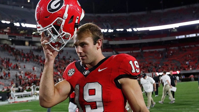 Georgia tight end Brock Bowers (19) heads to the locker room after winning a NCAA college football game against UAB in Athens, Ga., on Saturday, Sept. 23, 2023. Georgia won 49-21.