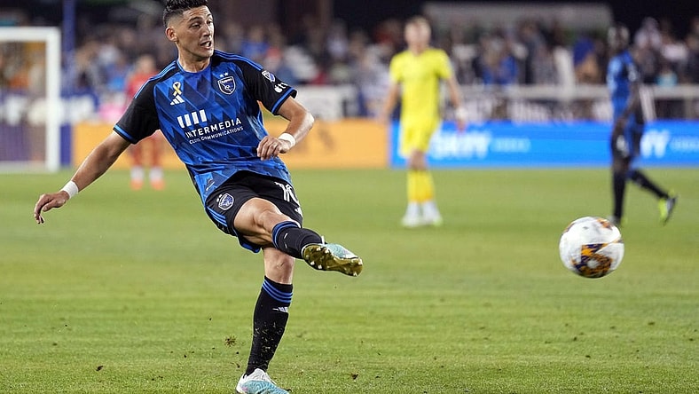 Sep 23, 2023; San Jose, California, USA; San Jose Earthquakes forward Cristian Espinoza (10) passes the ball against the Nashville SC in the second half at PayPal Park. Mandatory Credit: Darren Yamashita-USA TODAY Sports