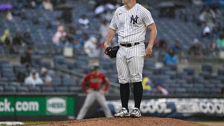 Sep 24, 2023; Bronx, New York, USA; New York Yankees starting pitcher Carlos Rodon (55) pitches against the Arizona Diamondbacks during the fourth inning at Yankee Stadium. Mandatory Credit: John Jones-USA TODAY Sports