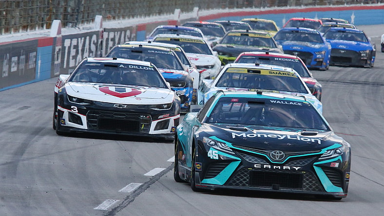NASCAR: Autotrader EchoPark Automotive 500