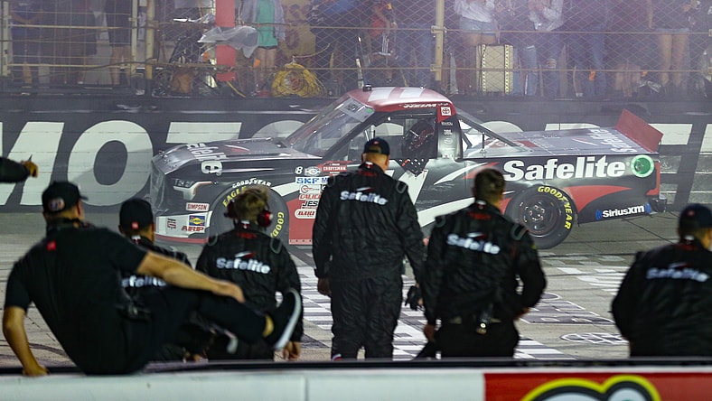 NASCAR: Truck Series UNOH 200