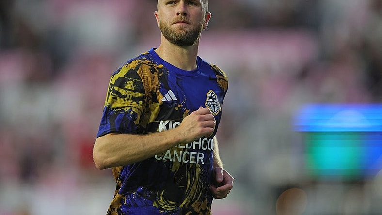 Sep 20, 2023; Fort Lauderdale, Florida, USA; Toronto FC midfielder Michael Bradley (4) before the game against  Inter Miami at DRV PNK Stadium. Mandatory Credit: Sam Navarro-USA TODAY Sports