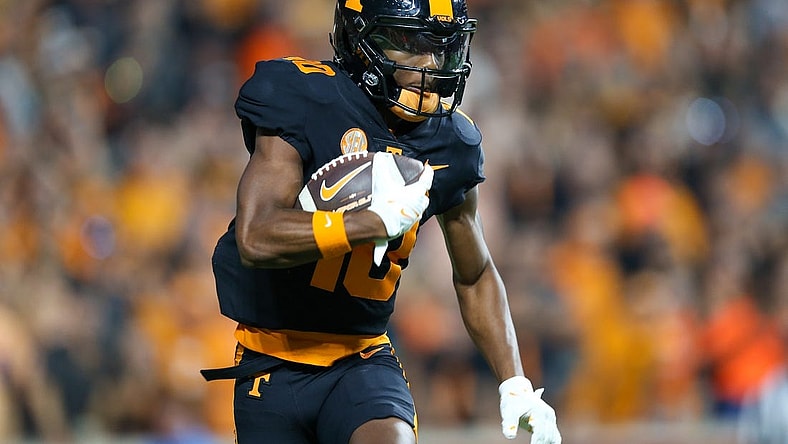 Sep 30, 2023; Knoxville, Tennessee, USA; Tennessee Volunteers wide receiver Squirrel White (10) runs the ball against the South Carolina Gamecocks during the first half at Neyland Stadium. Mandatory Credit: Randy Sartin-USA TODAY Sports