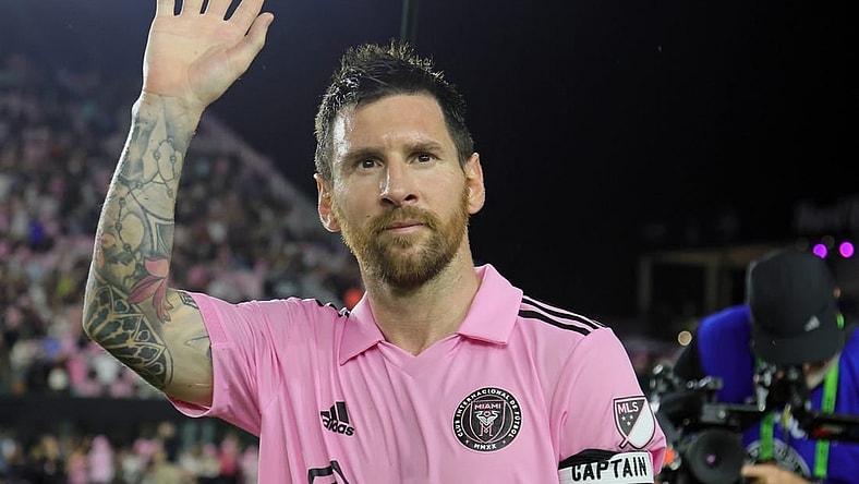 Oct 7, 2023; Fort Lauderdale, Florida, USA; Inter Miami CF forward Lionel Messi (10) acknowledges fans after the game against FC Cincinnati at DRV PNK Stadium. Mandatory Credit: Sam Navarro-USA TODAY Sports