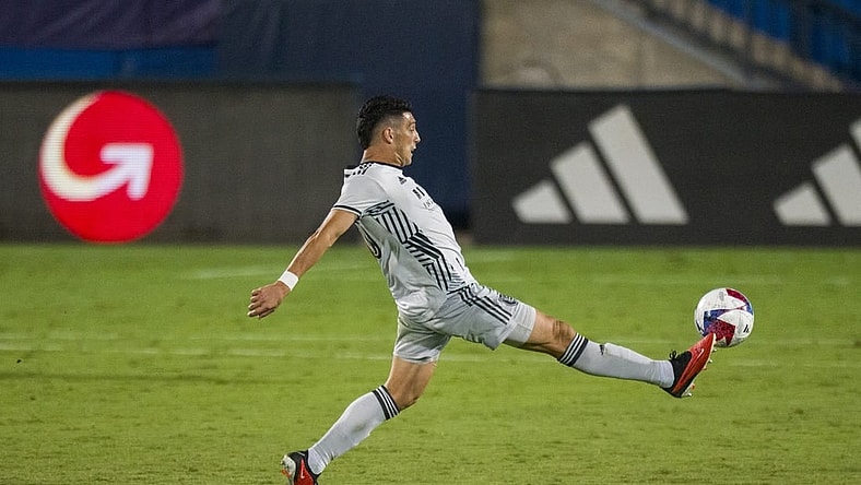 Oct 7, 2023; Frisco, Texas, USA; San Jose Earthquakes forward Cristian Espinoza (10) controls the ball during the second half against the FC Dallas at Toyota Stadium. Mandatory Credit: Jerome Miron-USA TODAY Sports