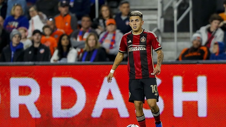 Oct 21, 2023; Cincinnati, Ohio, USA; Atlanta United FC midfielder Thiago Almada (10) dribbles against FC Cincinnati in the second half at TQL Stadium. Mandatory Credit: Katie Stratman-USA TODAY Sports