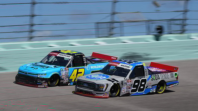 NASCAR: Truck Series Baptist Health Cancer Care 200