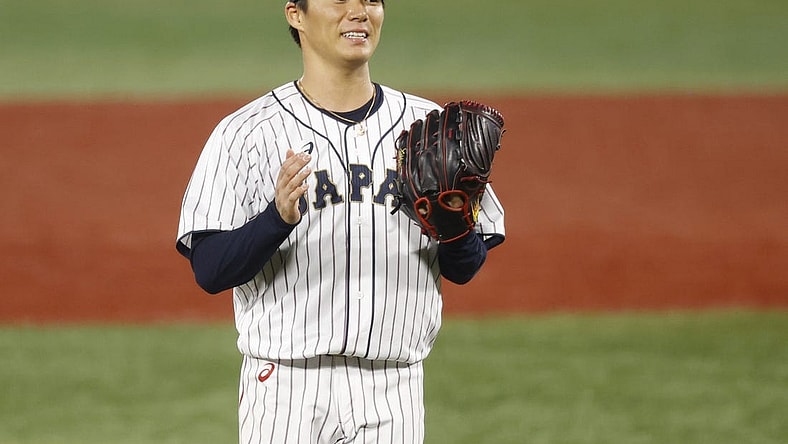 (File Photo)  Yoshinobu Yamamoto could command a contract worth $200 million in free agency. Mandatory Credit: Yukihito Taguchi-USA TODAY Sports
