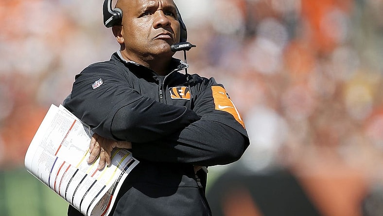 Cincinnati Bengals offensive coordinator Hue Jackson paces the sidelines in the second quarter during the NFL game between the San Diego Chargers and the Cincinnati Bengals, Sunday, Sept. 20, 2015, at Paul Brown Stadium, in Cincinnati, Ohio.

092015 Bengals Chargers

Syndication Cincinnati
