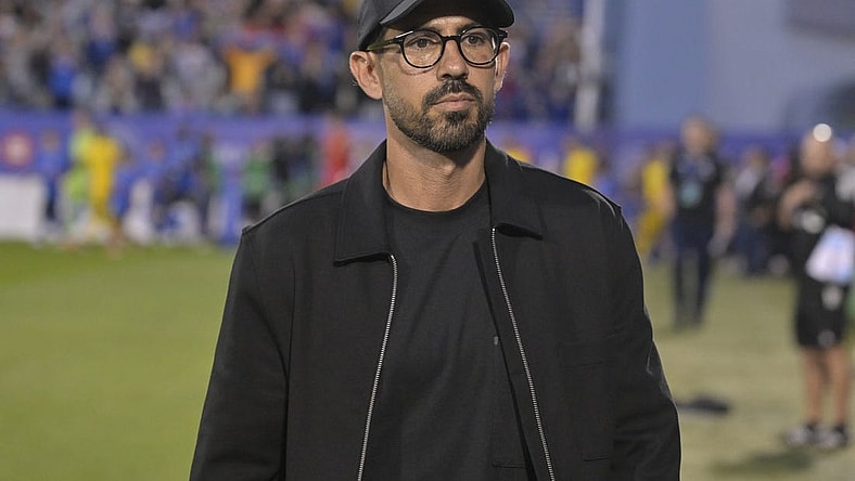 Sep 2, 2023; Montreal, Quebec, CAN;    CF Montreal head coach Hernan Losada before the match against the Columbus Crew at Stade Saputo. Mandatory Credit: Eric Bolte-USA TODAY Sports