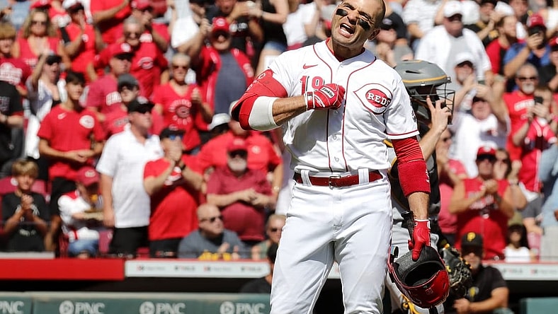 Sep 24, 2023; Cincinnati, Ohio, USA; Cincinnati Reds first baseman Joey Votto (19) acknowledges the crowd before his first at bat in the second inning against the Pittsburgh Pirates at Great American Ball Park. Mandatory Credit: David Kohl-USA TODAY Sports