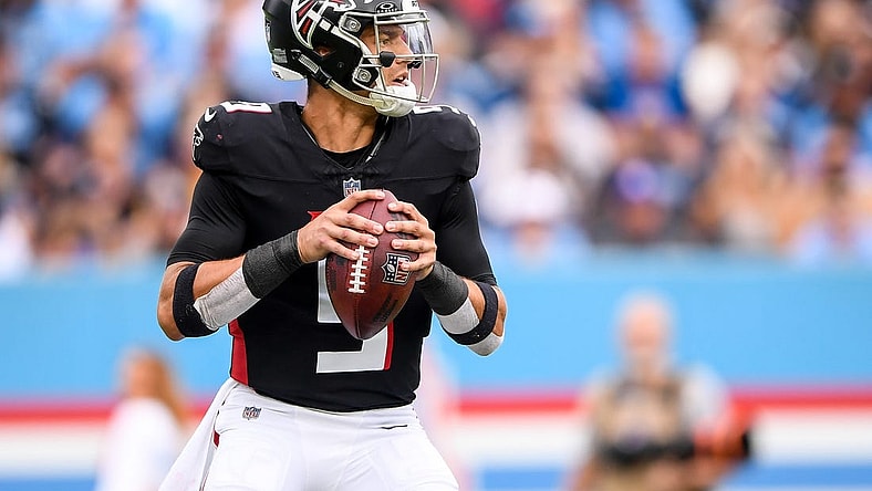 Oct 29, 2023; Nashville, Tennessee, USA;Atlanta Falcons quarterback Desmond Ridder (9) looks down field against the Tennessee Titans during the first half at Nissan Stadium. Mandatory Credit: Steve Roberts-USA TODAY Sports