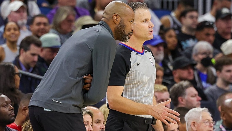 Nov 4, 2023; Orlando, Florida, USA; Orlando Magic head coach Jamahl Mosley talks to referee Mark Lindsay (29) during the second quarter against the Los Angeles Lakers at Amway Center. Mandatory Credit: Mike Watters-USA TODAY Sports