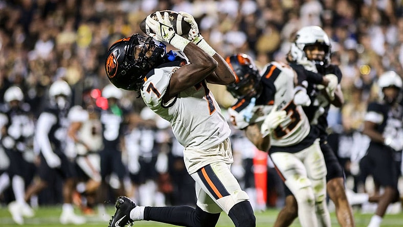 Nov 4, 2023; Boulder, Colorado, USA; Oregon State Beavers wide receiver Silas Bolden (7) makes a catch against the Colorado Buffaloes at Folsom Field. Mandatory Credit: Chet Strange-USA TODAY Sports