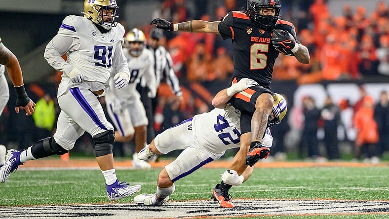 Nov 18, 2023; Corvallis, Oregon, USA; Oregon State Beavers running back Damien Martinez (6) runs the ball during the third quarter against the Washington Huskies at Reser Stadium. Mandatory Credit: Craig Strobeck-USA TODAY Sports