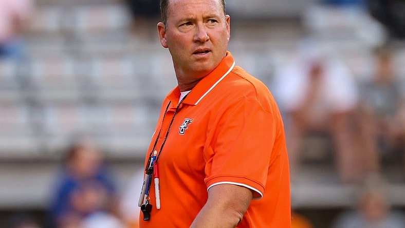 Sep 2, 2021; Knoxville, Tennessee, USA; Bowling Green Falcons head coach Scot Loeffler looks on before a game against the Tennessee Volunteers at Neyland Stadium. Mandatory Credit: Randy Sartin-USA TODAY Sports