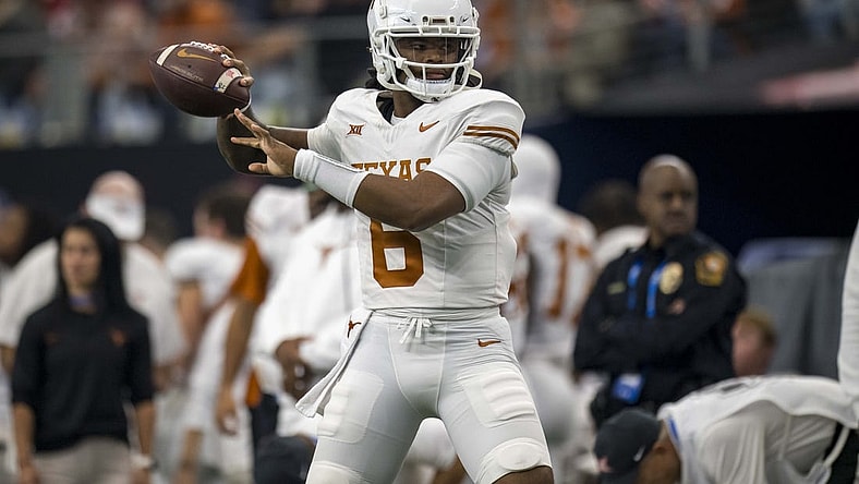 Dec 2, 2023; Arlington, TX, USA; Texas Longhorns quarterback Maalik Murphy (6) in action during the game between the Texas Longhorns and the Oklahoma State Cowboys at AT&T Stadium. Mandatory Credit: Jerome Miron-USA TODAY Sports