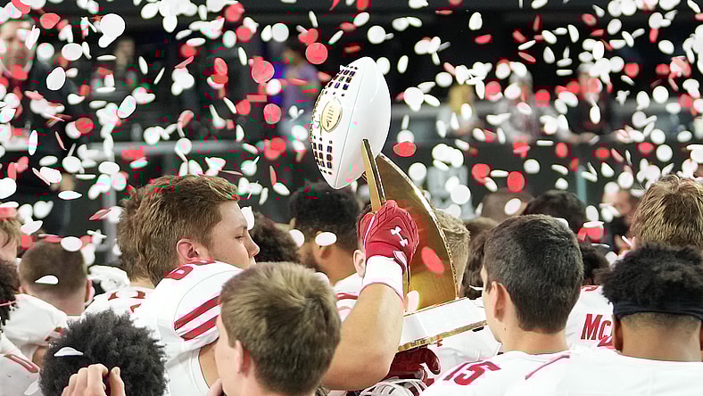 College football bowl picks: Las Vegas Bowl trophy