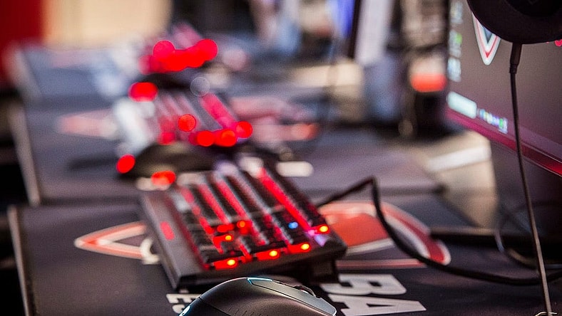 Former Late Show host David Letterman visits Ball State's Robert Bell building to help announce the establishment of the Rahal Letterman Lanigan Racing Scholarship. The scholarship will award $5,000 to two of the university's esports athletes each year until 2026. Two RLL drivers, Jack Harvey and Christian Lundgaard, participated in an INDYCAR-Motorsport challenge from the Ball State Esports Center during the event.

Lettermanesports 3