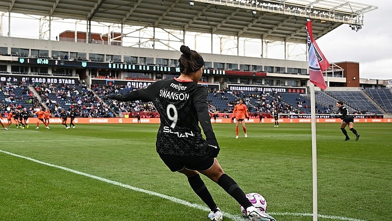 Chicago Red Stars forward Mallory Swanson (9) is seen taking a corner kick during the game at SeatGeek Stadium. Mandatory Credit: Daniel Bartel-USA TODAY Sports