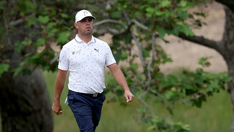 Jun 15, 2023; Los Angeles, California, USA; Gary Woodland walks on the 7th hole during the first round of the U.S. Open golf tournament at Los Angeles Country Club. Mandatory Credit: Kiyoshi Mio-USA TODAY Sports