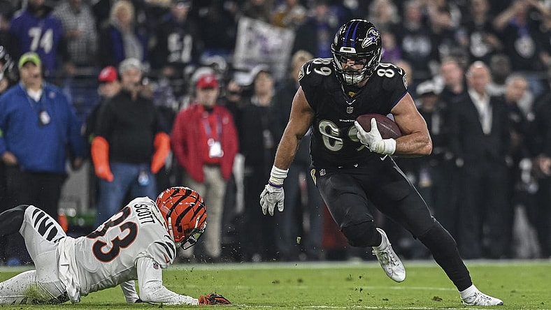 Baltimore Ravens tight end Mark Andrews (89) runs after a first half catch against the Cincinnati Bengals on Nov. 16, his final game of the regular season due to an ankle injury. Mandatory Credit: Tommy Gilligan-USA TODAY Sports