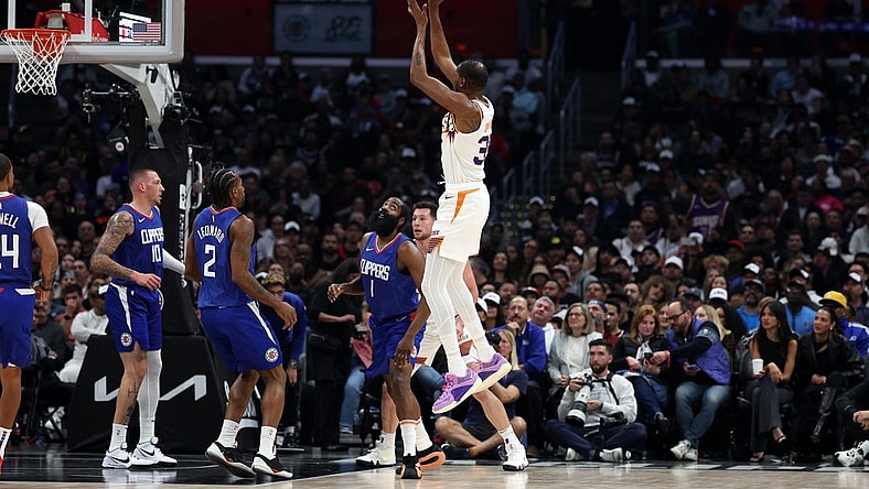 Jan 8, 2024; Los Angeles, California, USA;  Phoenix Suns forward Kevin Durant (35) shoots the ball during the second quarter against the Los Angeles Clippers at Crypto.com Arena. Mandatory Credit: Kiyoshi Mio-USA TODAY Sports