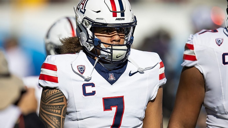 Nov 25, 2023; Tempe, Arizona, USA; Arizona Wildcats quarterback Jayden de Laura (7) against the Arizona State Sun Devils during the Territorial Cup at Mountain America Stadium. Mandatory Credit: Mark J. Rebilas-USA TODAY Sports