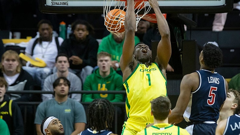 Oregon center N'Faly Dante dunks the ball as the Oregon Ducks host the Arizona Wildcats Saturday, Jan. 27, 2024 at Matthew Knight Arena in Eugene, Ore.