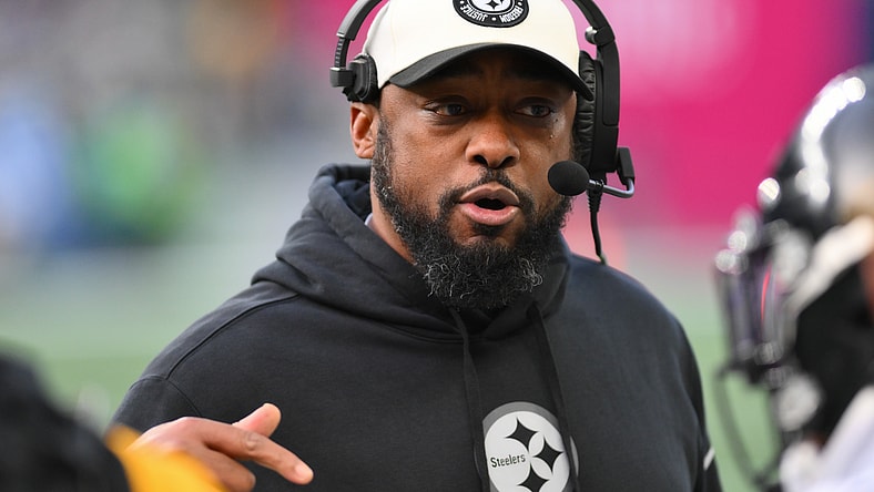 Pittsburgh Steelers head coach Mike Tomlin