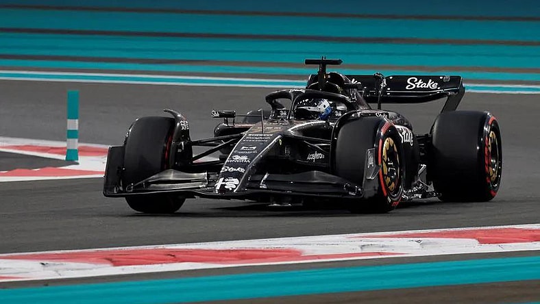 Valtteri Bottas in action during practice. Abu Dhabi Grand Prix - Yas Marina Circuit, Abu Dhabi, United Arab Emirates - November 24, 2023.