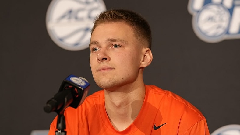 Oct 12, 2021; Charlotte, NC, USA; Syracuse Orange guard Buddy Boeheim (35) speaks to the media at the ACC Tip Off at Charlotte Marriott City Center. Mandatory Credit: Jim Dedmon-USA TODAY Sports