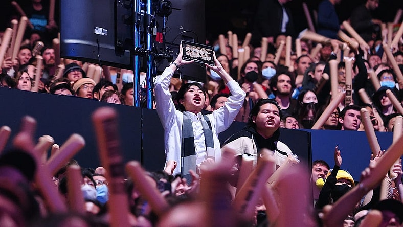 Nov 5, 2022; San Francisco, California, USA; Fans react during the League of Legends World Championships between T1 and DRX at Chase Center. Mandatory Credit: Kelley L Cox-USA TODAY Sports