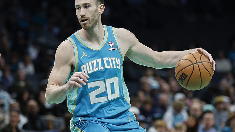 Dec 15, 2023; Charlotte, North Carolina, USA; Charlotte Hornets forward Gordon Hayward (20) runs the offense against the New Orleans Pelicans during the first quarter at Spectrum Center. Mandatory Credit: Nell Redmond-USA TODAY Sports
