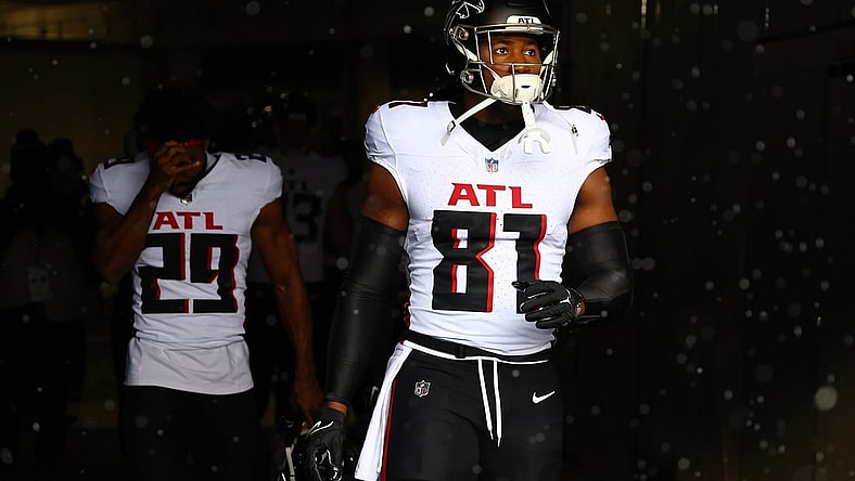 Dec 31, 2023; Chicago, Illinois, USA; Atlanta Falcons tight end Jonnu Smith (81) takes the field before the game against the Chicago Bears at Soldier Field. Mandatory Credit: Mike Dinovo-USA TODAY Sports