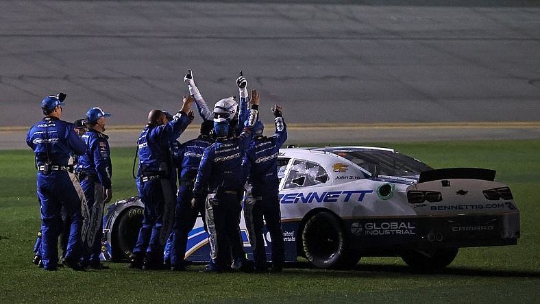 NASCAR Xfinity: United Rentals 300